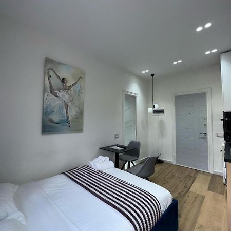 Apartament In Blloku In Front Of Taiwan Tirana Exterior photo